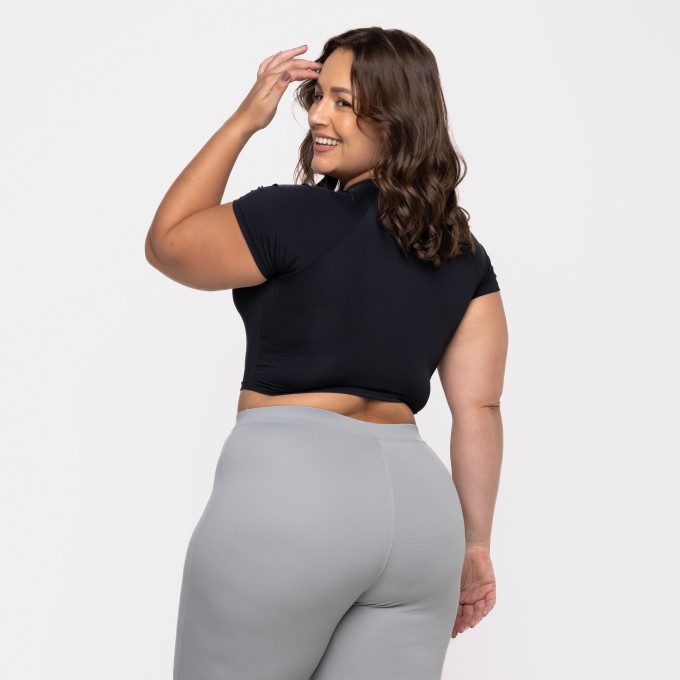 Blusa Cropped Raglan Poliamida Manga Curta Preta