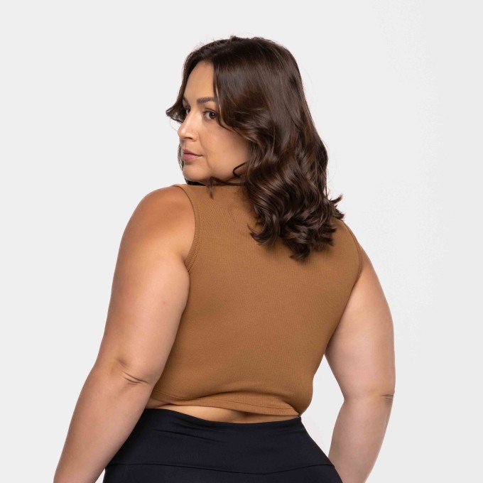 Cropped Golinha Canelada Amêndoa