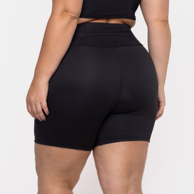 Bermuda Sense Bolso Invisível Preta
