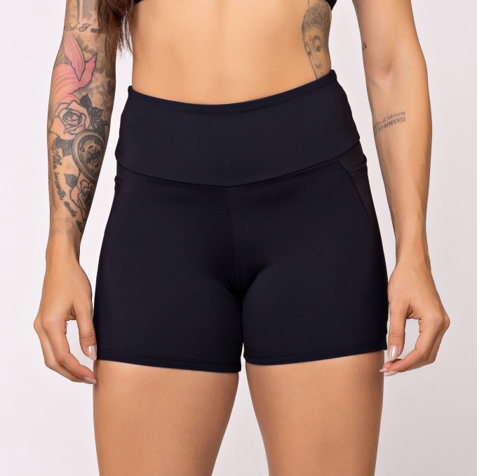 Short Brisa com Bolsos Laterais Preto