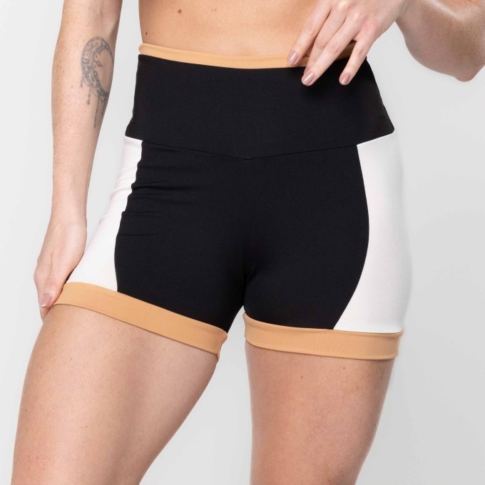 Short Exclusive Preto
