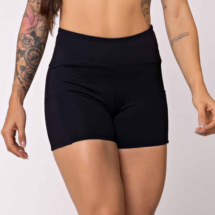 Short com Bolso Lateral Impulso Preto